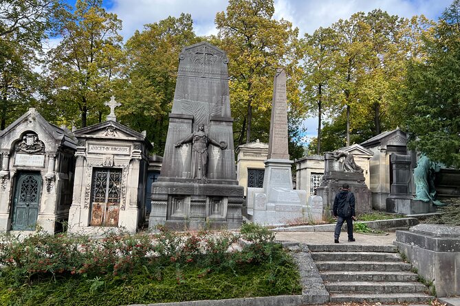 Paris: Haunted Père Lachaise Cemetery Guided Tour - Weather, shoes, and mobility