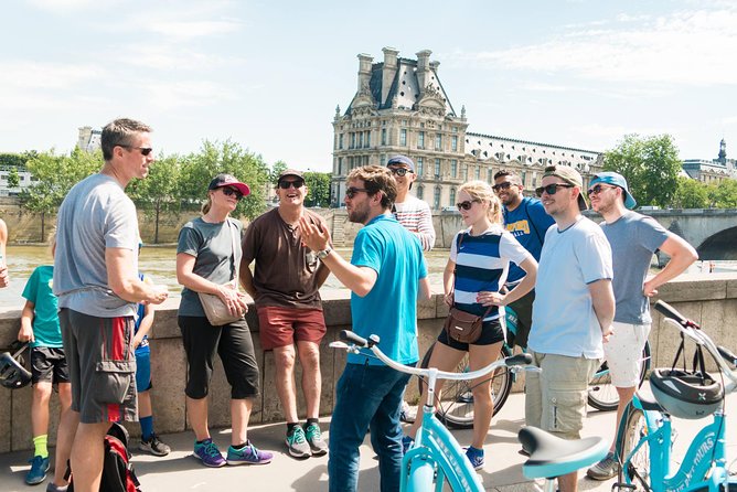 Paris Highlights Bike Tour: Eiffel Tower, Louvre and Notre-Dame - Why a bicycle works so well for Paris sightseeing