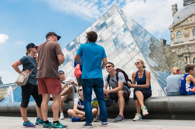 Paris Highlights Bike Tour: Eiffel Tower, Louvre and Notre-Dame - The Louvre works best as an outside stop