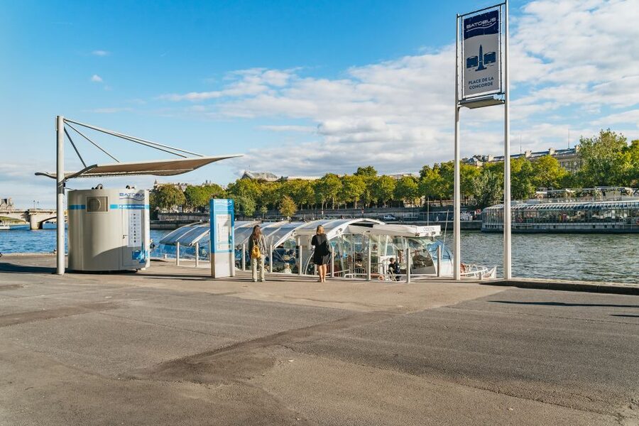 Paris: Hop-On Hop-Off Seine Cruise Pass with 9 Stops - What the boats are like in good and bad weather
