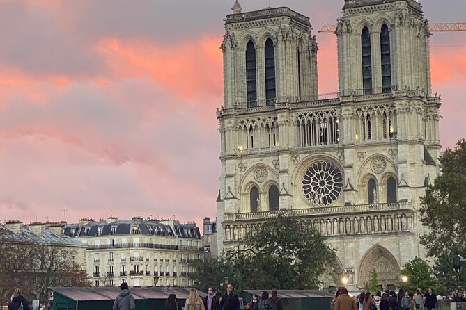 Paris: Île de la Cité and Notre-Dame Walking Tour With Crypt - Starting beneath Henri IV on Pont Neuf