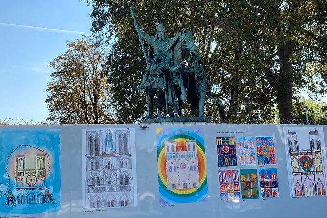 Paris: Île de la Cité and Notre-Dame Walking Tour With Crypt - Notre-Dame, its façade, and the 2019 fire