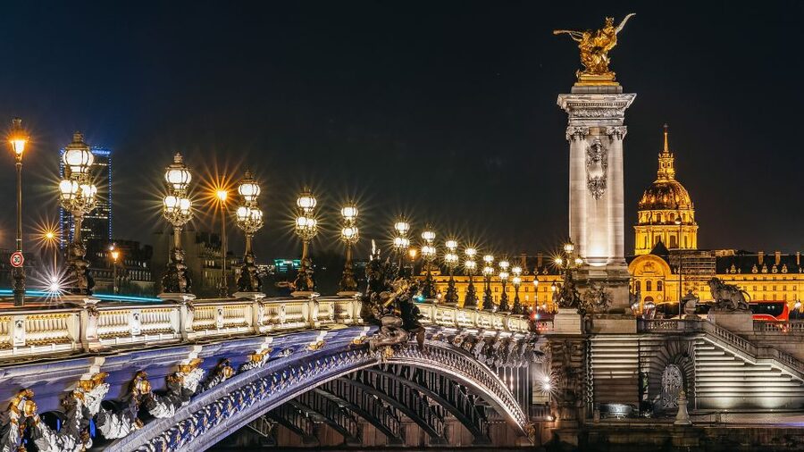 Paris: Illuminated Evening River Cruise & Waffle Tasting - The Louvre, Concorde, and Parisian bridges