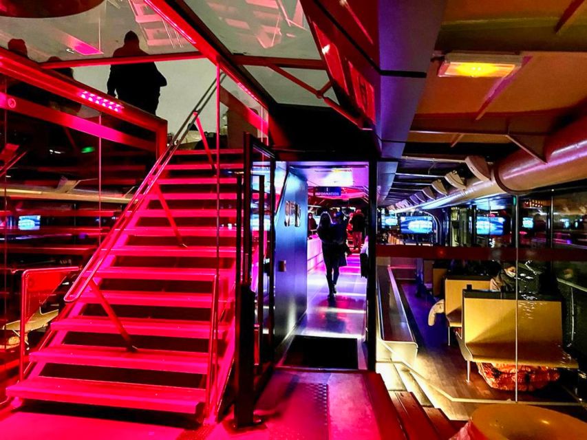 Paris: Illuminated Evening River Cruise & Waffle Tasting - Indoor comfort or open-air photographs