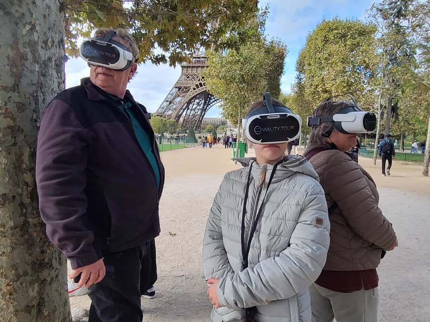 Paris : Immersive Eiffel Tower tour with virtual reality - Weather, access, and practical planning