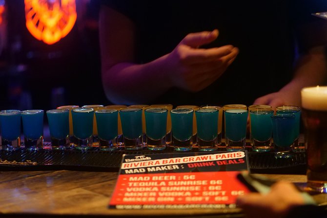 Paris Latin Quarter Pub Crawl Bars and Clubs - The five-minute Panthéon photo stop