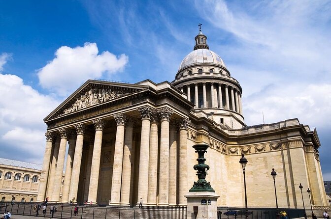 Paris Latin Quarter Pub Crawl Bars and Clubs - What the $30.25 price really covers