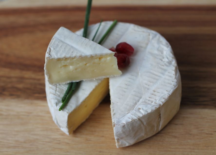 Paris: Latin Quarter Traditional Food Tour with Full Meal - Crêpes and chou for the sweet finish