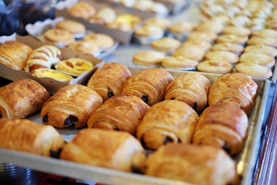 Paris: Latin Quarter Traditional Food Tour with Full Meal - What the guide adds to the meal