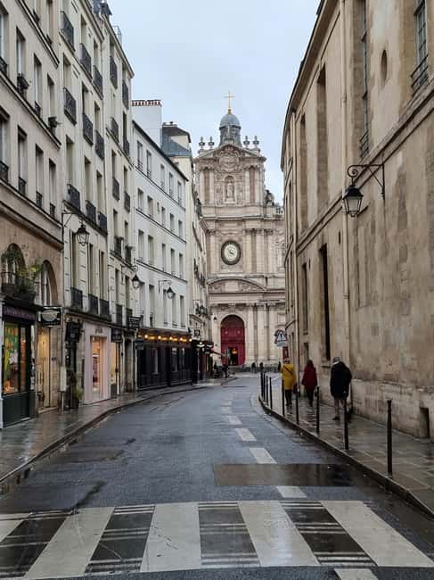 Paris Le Marais Food Tour: Full Traditional French Feast - Rue des Rosiers and the surprise of falafel
