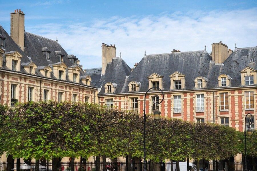 Paris: Le Marais Highlights Guided Small Group Walking Tour - What the small group changes