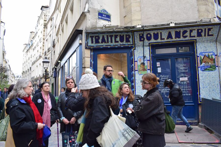 Paris: Le Marais & Montmartre Jewish History Walking Tour - Montmartre’s Jewish artists and creative circles