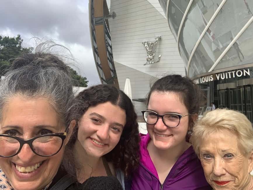 Paris: Louis Vuitton Foundation Exterior Tour with Entry - The 30-minute walk through Jardin d’Acclimatation