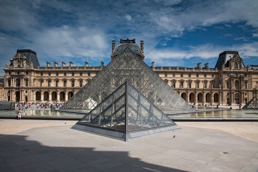 Paris: Louvre Masterpieces Private Tour with Reserved Entry - Meeting the Mona Lisa