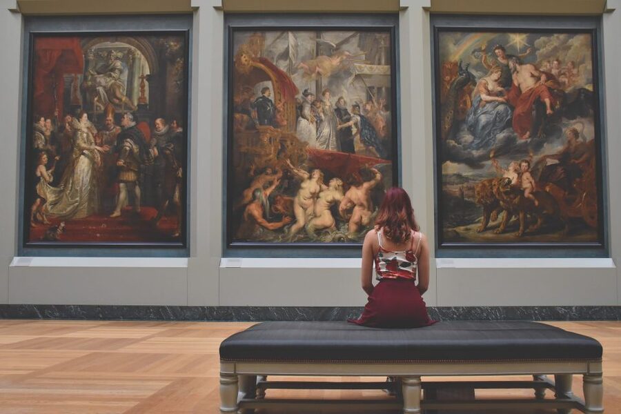 Paris: Louvre Masterpieces Tour with Pre-Reserved Tickets - Key points to know before booking