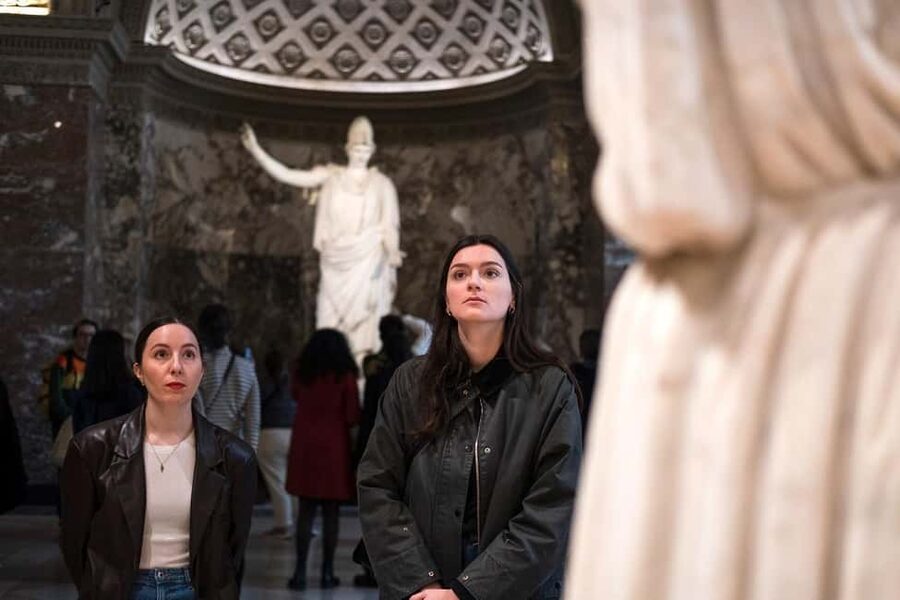 Paris: Louvre Masterpieces Tour with Pre-Reserved Tickets - Ancient sculpture: Venus de Milo and Winged Victory