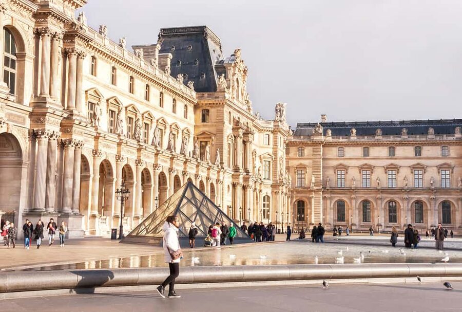 Paris: Louvre Museum Entry Ticket and Garden Walking Tour - The Louvre Pyramid and Cour Napoleon