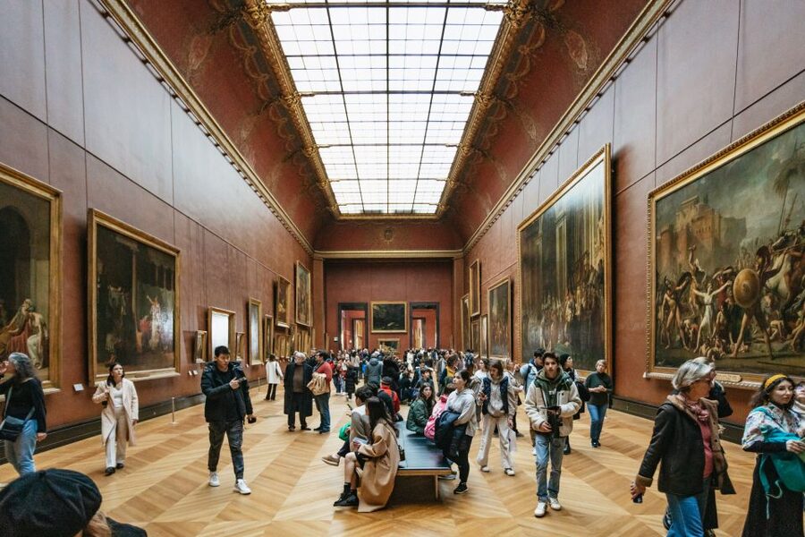 Paris: Louvre Museum Entry Ticket With Host and River Cruise - Moving from the Louvre to the Seine cruise