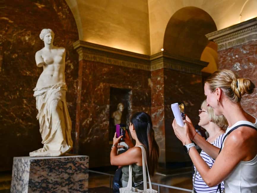 Paris: Louvre Museum Guided Tour with Skip-the-Ticket-Line - Venus de Milo: a lesson in sculpture