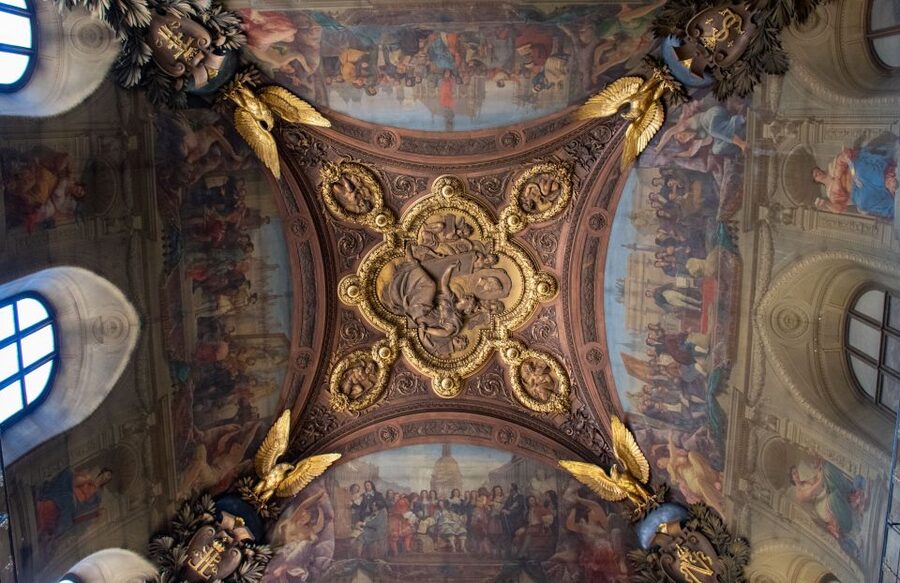 Paris: Louvre Museum Highlights Small-Group Guided Tour - Crowds, security, and museum changes