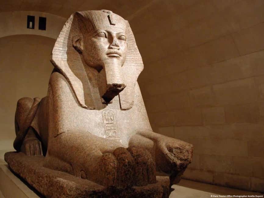 Paris: Louvre Museum Hosted Entry & Masterpieces Audio Guide - Who will like this format?