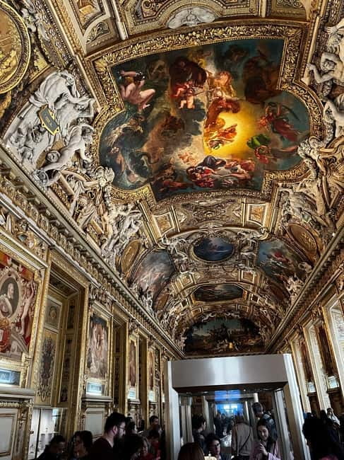 Paris: Louvre Museum Skip-the-Line Tickets for Monalisa - Bags, cameras, and comfort