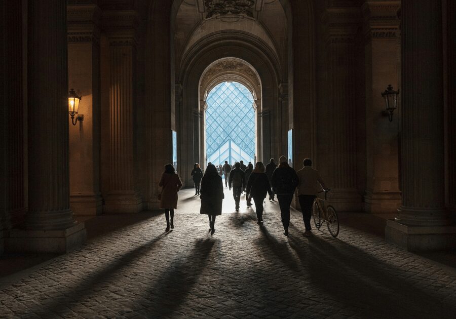 Paris: Louvre Museum Ticket & Exclusive Immersive AudioGuide - Crowds, bags, and the practical museum rules