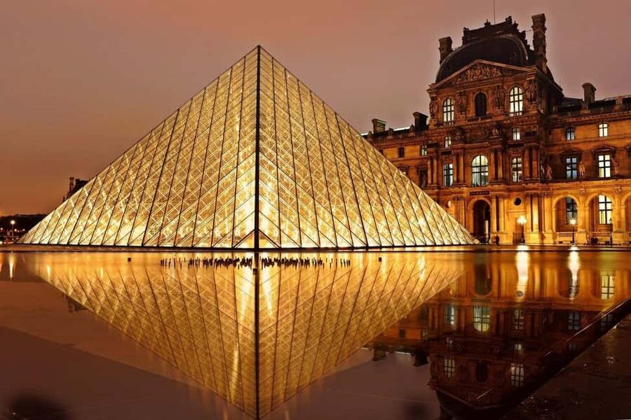 Paris: Louvre Museum Ticket with Optional Hosted - Timing problems deserve serious attention