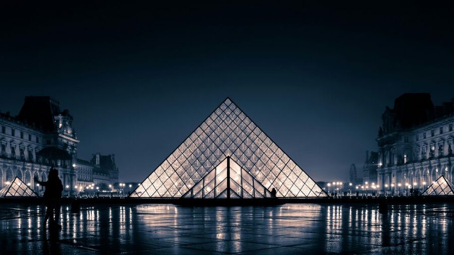 Paris: Louvre Museum Ticket with Optional Hosted - Is $35 good value?