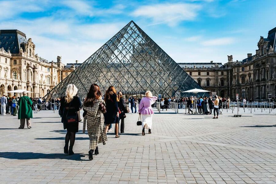 Paris: Louvre Museum Tour Mona Lisa & Iconic Masterpieces - What happens after the two-hour tour
