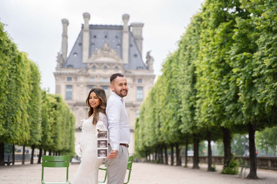 Paris: Louvre photoshoot or Seine bridges Eiffel Tower walk - Pick the route that matches your day