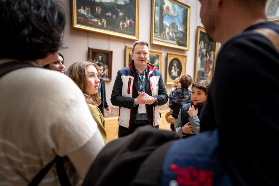 Paris: Louvre Private Family Tour for Kids + Reserved Entry - Timing, Crowds, and Energy Levels