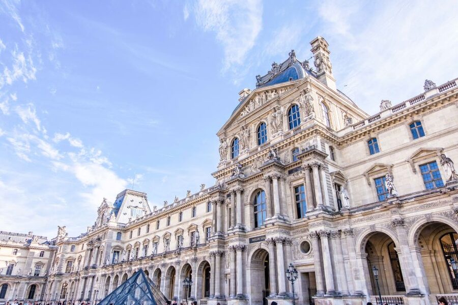 Paris: Louvre Reserved Ticket and River Cruise Combo - Who should book this experience?