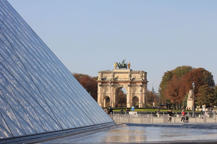 Paris: Louvre Reserved Ticket and River Cruise Combo - Getting to the Louvre at your reserved time