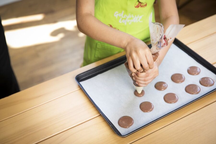 Paris: Macaron Class at Galeries Lafayette - Who should book this macaron class?