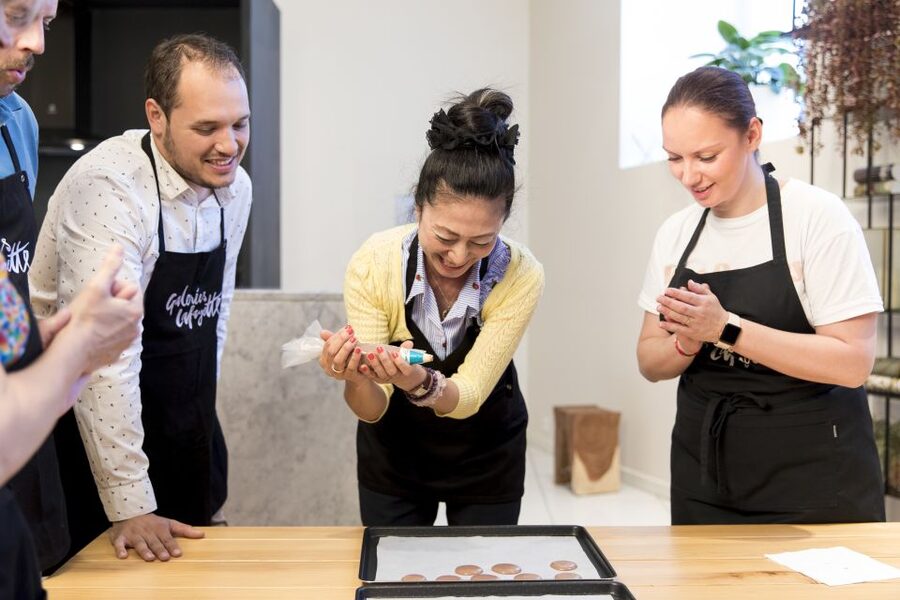 Paris: Macaron Class at Galeries Lafayette - The first lesson: what makes macaron shells work