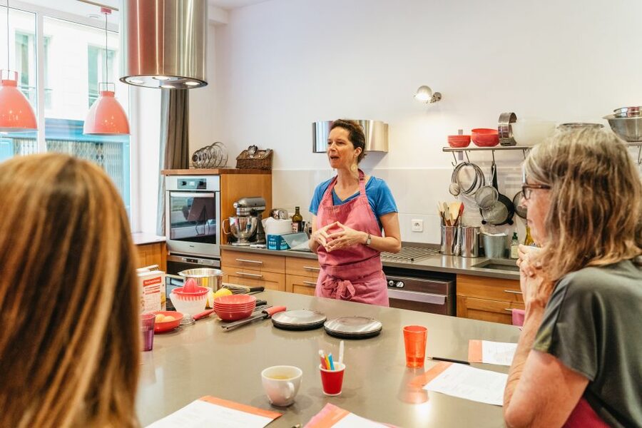 Paris: Macarons Cooking Class with Pâtisserie Chef Noémie - Should you book it?