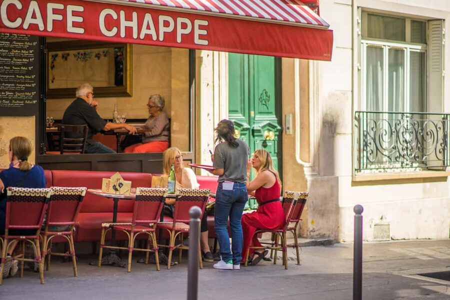 Paris Montmartre: 2-Hour City Tour in German - The Clos Montmartre vineyard