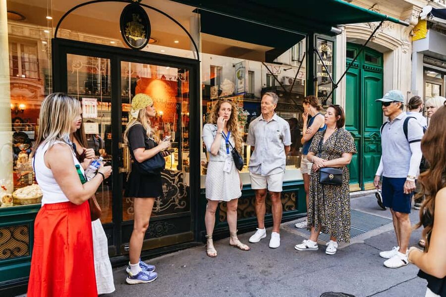 Paris: Montmartre Cheese, Wine & Pastry Guided Walking Tour - Why the guides matter more than the route map