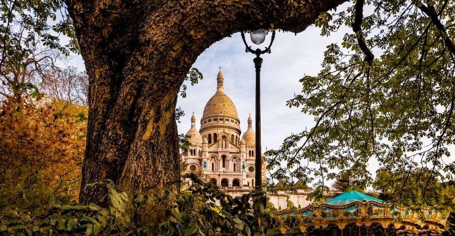 Paris: Montmartre Culture and Local Pastries Walking Tour - Why Montmartre works best with a guide