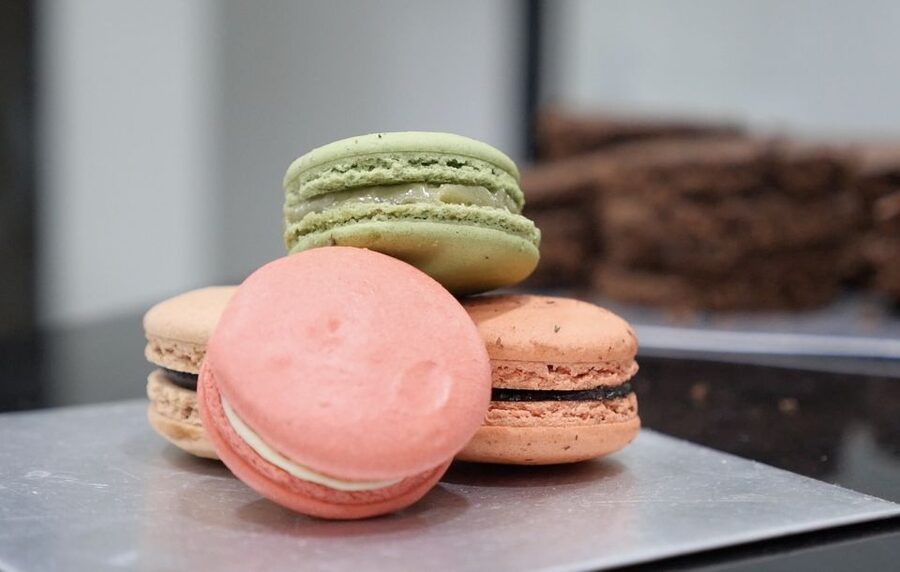 Paris: Montmartre Food Tour with Full Meal - Rue Lepic: cafés, food, and Montmartre character