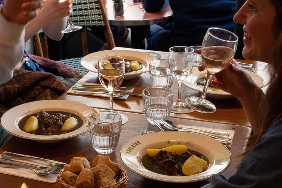 Paris: Montmartre Food Tour with Full Meal - Rue du Chevalier-de-La-Barre and the final climb