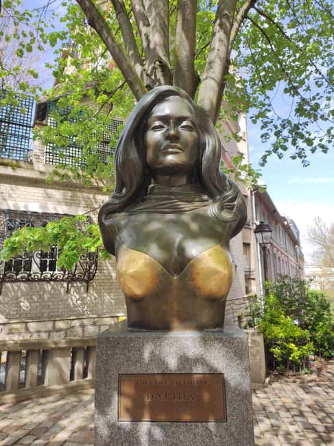 Paris : Montmartre highlights walking tour - The final climb to Sacré-Cœur