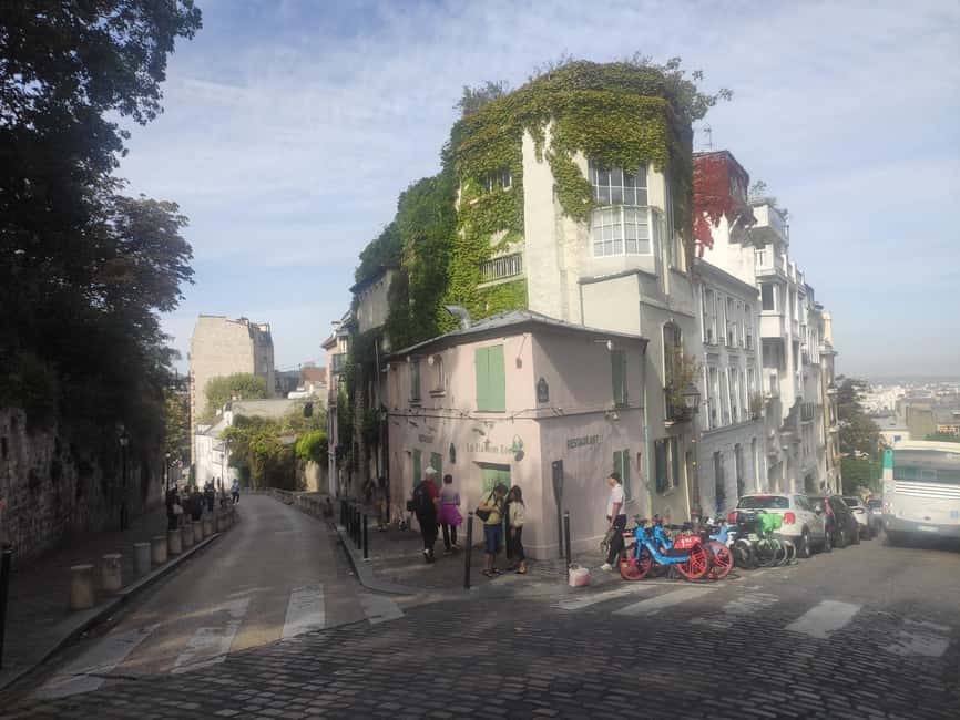 Paris : Montmartre highlights walking tour - What the guides add to the walk