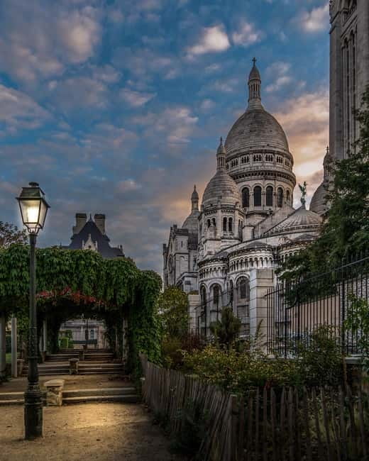 Paris: Montmartre Highlights Walking Tour with a Local Guide - Why this Montmartre walk works so well