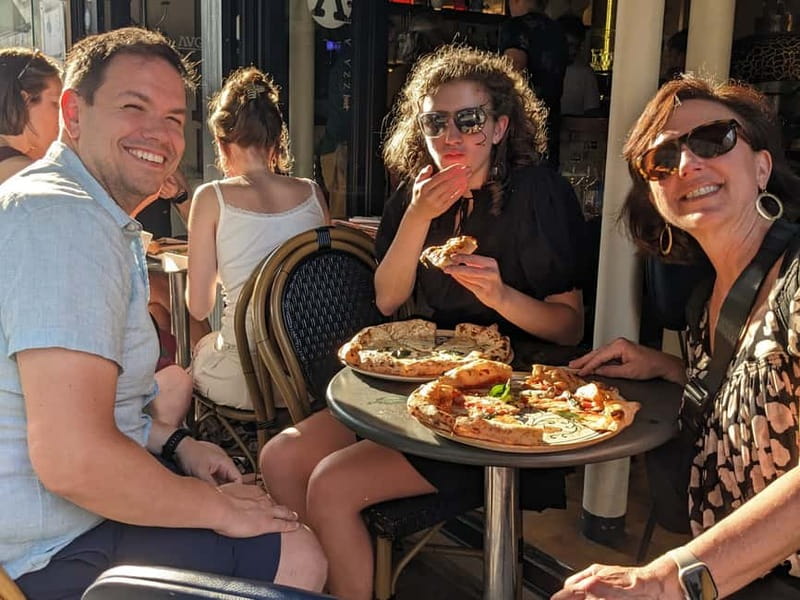 Paris: Montmartre/Pigalle Foodie Tour with Tastings - Why the moving route works better than one restaurant