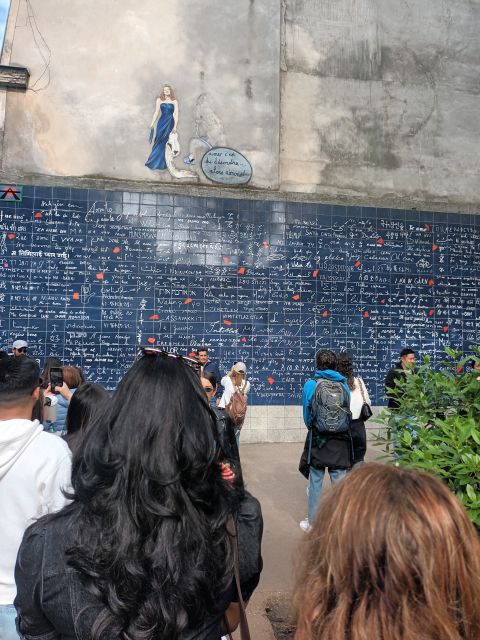 Paris: Montmartre Small Group Guided Walking Tour - Weather, pace, and practical comfort