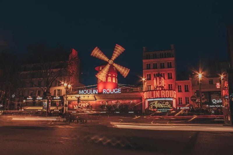 Paris: Montmartre. The old artist village+its unique charm. - The uphill walk through the 18th Arrondissement