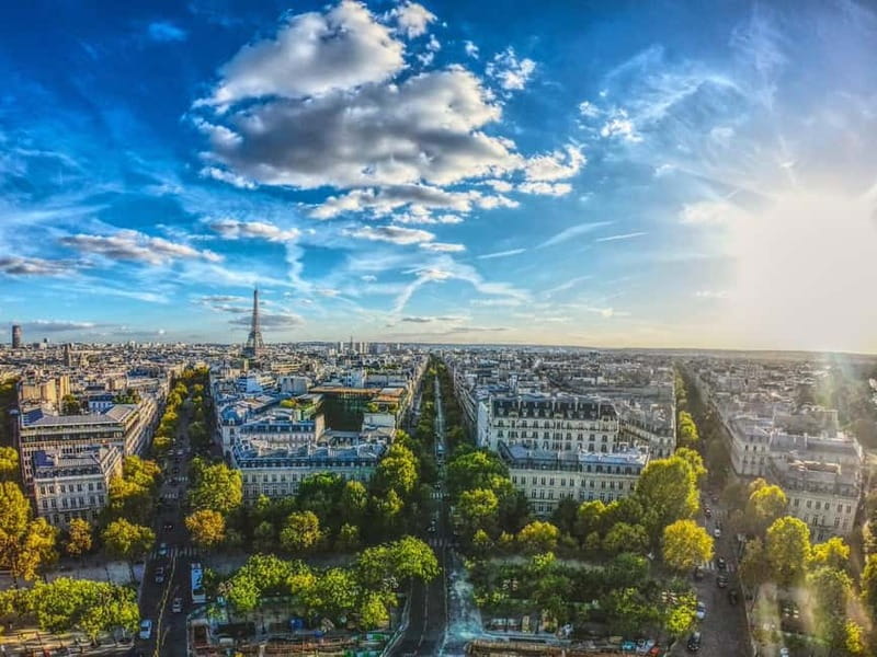 Paris: Montmartre. The old artist village+its unique charm. - Is $40 good value for two hours?