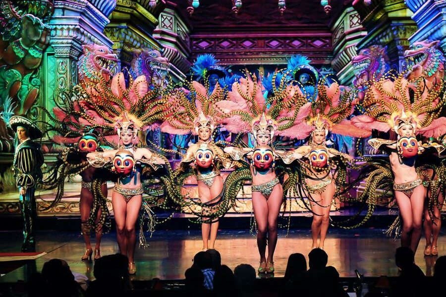 Paris: Moulin Rouge Cabaret Show Ticket with Champagne - Key points to know before you go